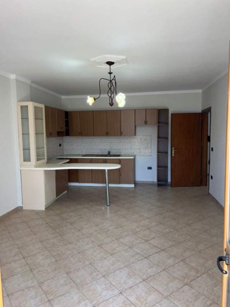 Tirane, shitet apartament 2+1+BLK Kati 3, 97 m² 145.000 Euro (Rruga ndre mjeda)