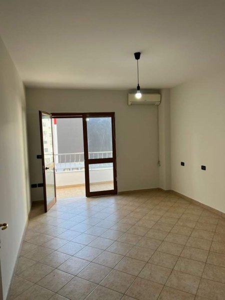 Tirane, shitet apartament 2+1+BLK Kati 3, 97 m² 145.000 Euro (Rruga ndre mjeda)