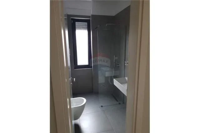 Tirane, jepet me qera apartament 2+1+BLK Kati 2, 95 m² 800 Euro (Kodra e Diellit)