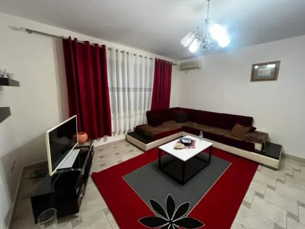 Tirane, jepet me qera apartament 2+1+BLK Kati 9, 120 m² 800 Euro (Bllok)