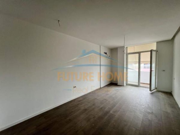 Tirane, jepet me qera apartament 1+1+BLK Kati 8, 63 m² 84.000 Euro (Unaza e Re)