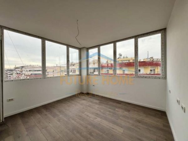 Tirane, shitet apartament 1+1+BLK Kati 8, 56 m² 75.000 Euro (Unaza e Re)