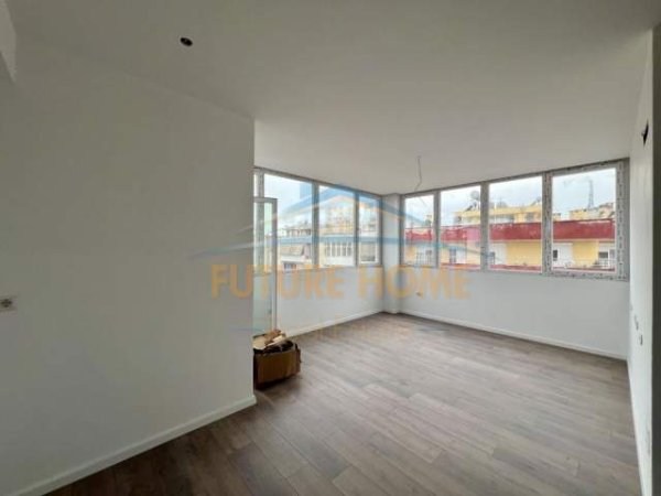 Tirane, shitet apartament 1+1+BLK Kati 8, 56 m² 75.000 Euro (Unaza e Re)