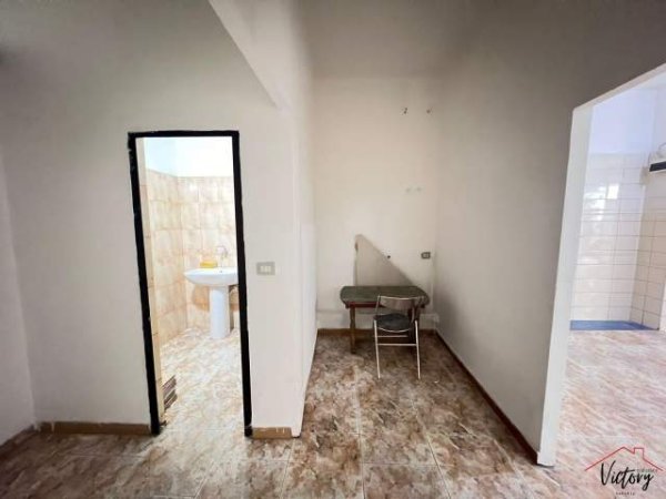 Tirane, shitet ambjent biznesi Kati 0, 92 m² 120.000 Euro (Tregu Elektrik, Rruga Todi Shkurti)