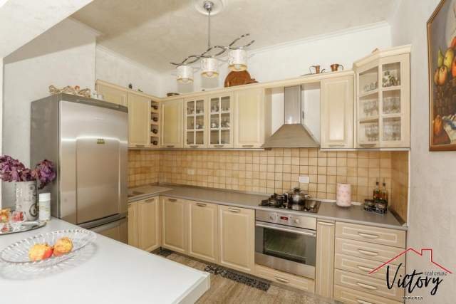 Tirane, shitet apartament 3+1+BLK Kati 11, 150 m² 300.000 Euro (9 kateshet)