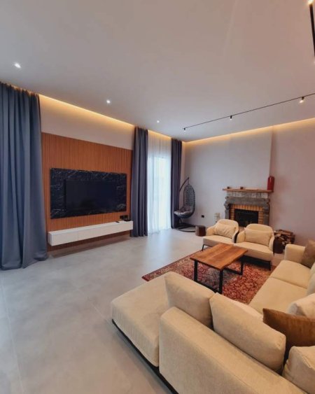 Tirane, shitet Vile 440 m²  (Peze e Vogel)