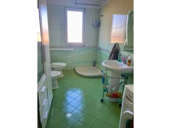 Tirane, shitet apartament 2+1 Kati 11, 86 m² 130.000 Euro (Rruga e Kavajes)