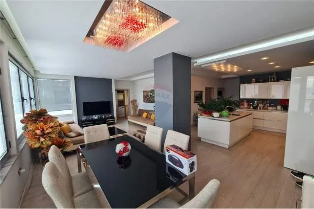 Tirane, jepet me qera apartament 2+1+A+BLK Kati 10, 143 m² 1.300 Euro (bulevardi zogu i 1)