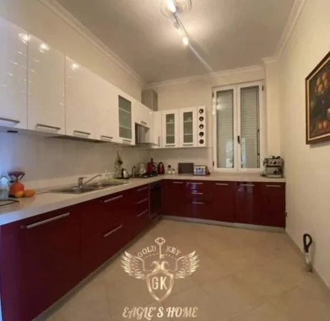 Durres, jap me qera Vile 3 Katshe Kati 3, 250 m² 650 Euro (🏡Lagja 13,Plazh Durres)