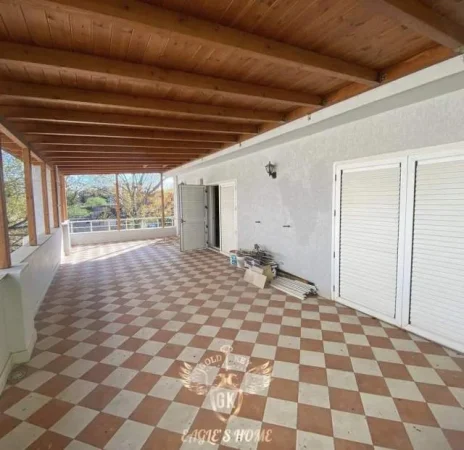 Durres, jap me qera Vile 3 Katshe Kati 3, 250 m² 650 Euro (🏡Lagja 13,Plazh Durres)