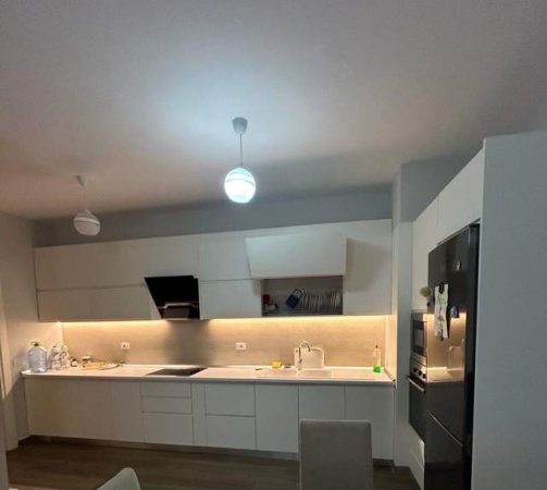 Tirane, jap me qera apartament 2+1+BLK Kati 4, 80 m² 350 Euro (Rruga Shefqet Kuka)