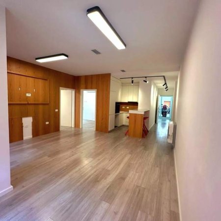 Tirane, shitet apartament 92 m² 109.000 Euro