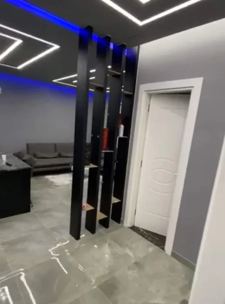 Tirane, jepet me qera apartament 2+1+BLK Kati 6, 95 m² 650 Euro (Rruga Nexho Konomi)