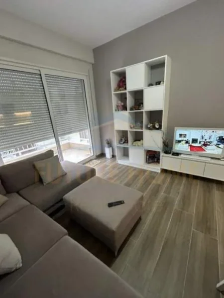 Tirane, jepet me qera apartament 2+1+BLK Kati 4, 82 m² 350 Euro (Rruga Teleferikut)