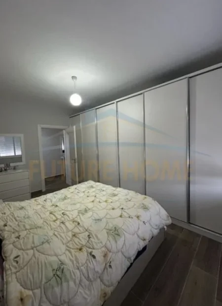Tirane, jepet me qera apartament 2+1+BLK Kati 4, 82 m² 350 Euro (Rruga Teleferikut)