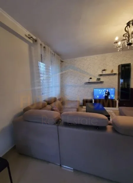 Tirane, jepet me qera apartament 2+1+BLK Kati 2, 97 m² 350 Euro (Fresk)