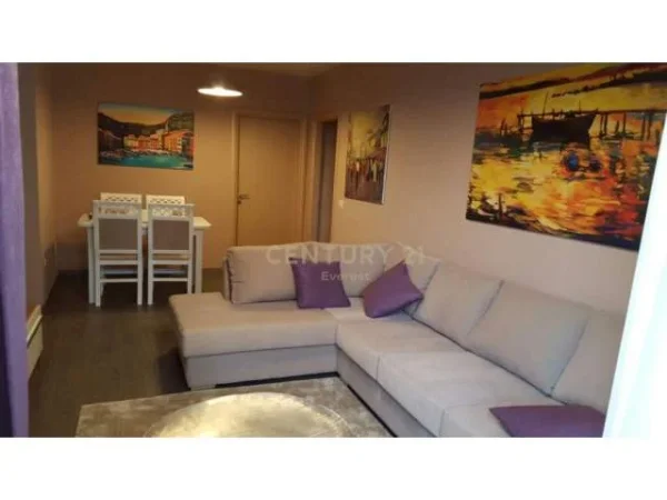 Tirane, jepet me qera apartament 650 Euro (Sheshi willson)