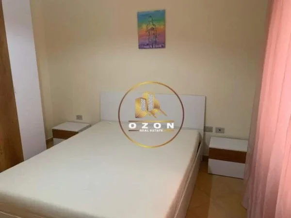 Tirane, jepet me qera apartament 2+1 Kati 2, 95 m² 450 Euro (Vasil Shanto)