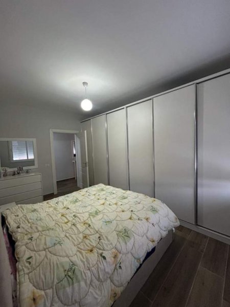 Tirane, jepet me qera apartament 2+1 Kati 4, 81 m² 350 Euro (Rruga e Teleferikut)