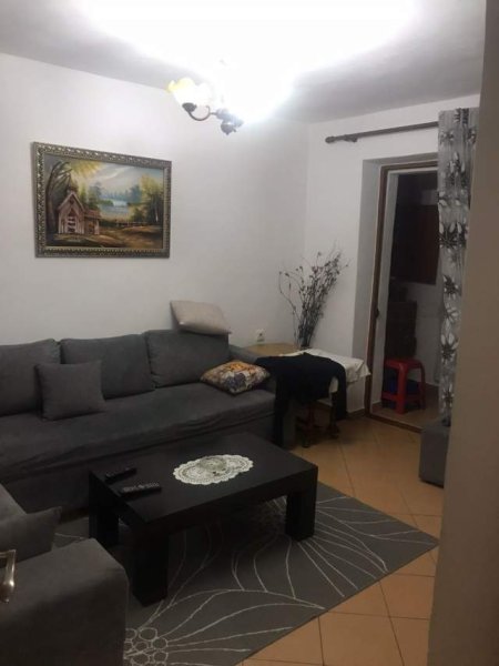 Tirane, jepet me qera apartament 1+1 Kati 2, 67 m² 30.000 Leke (Shkolla Bashkuar)