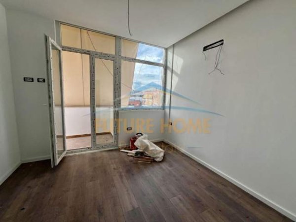 Tirane, jepet me qera apartament 1+1 Kati 8, 63 m² 84.000 Euro (Unaza e Re)