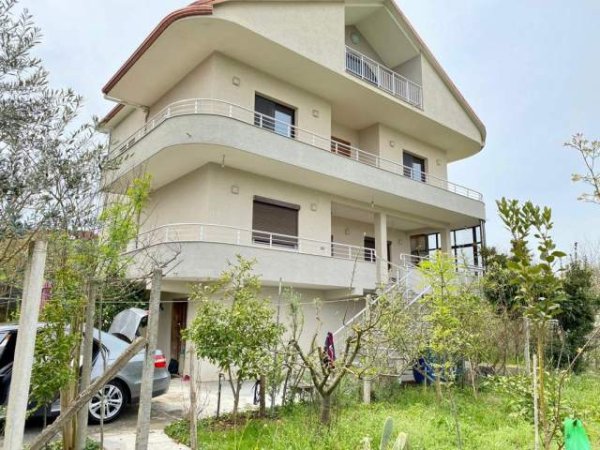 Tirane, shes Vile 3 Katshe 420 m² 350.000 Euro (Vore)