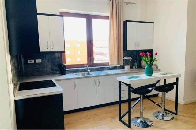 Tirane, jepet me qera apartament 1+1+BLK Kati 7, 65 m² 600 Euro (Rruga e Kavajes)