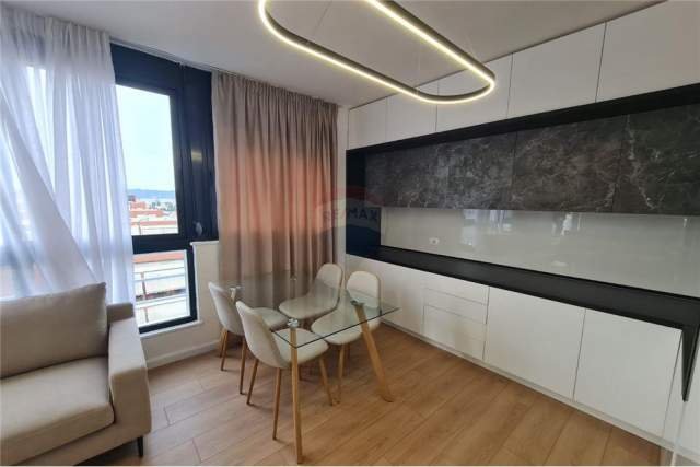 Tirane, shitet apartament 2+1+BLK Kati 7, 81 m² 152.000 Euro (Rruga e Kavajes)