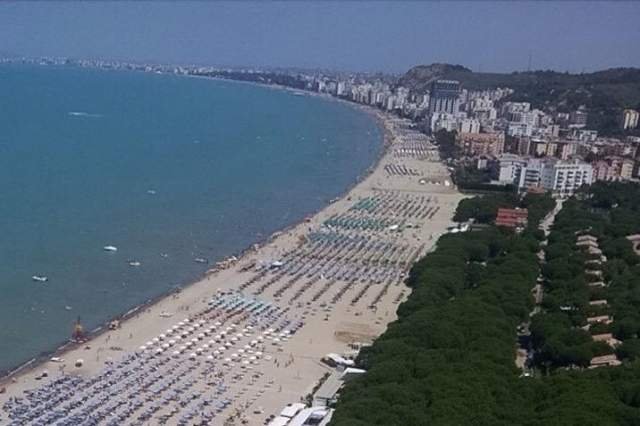 Durres, shitet hotel Kati 7, 1.700 m² 2.500.000 Euro (Golem)