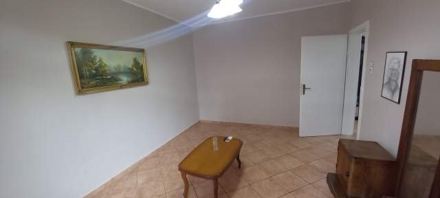 Tirane, jepet me qera apartament 2+1 Kati 3, 75 m² 42.000 Leke (Rruga e kavajes)