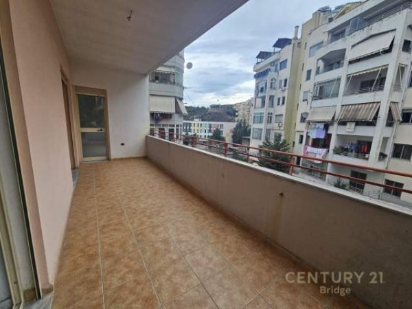 Tirane, shitet apartament 2+1 Kati 3, 115 m² 103.000 Euro