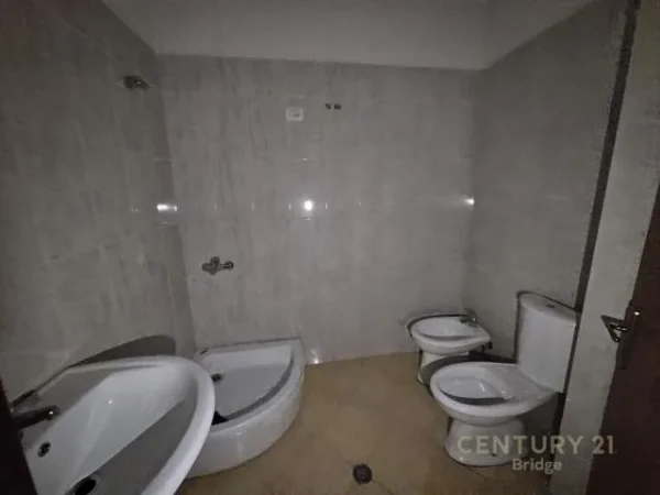 Tirane, shitet apartament 2+1 Kati 3, 115 m² 103.000 Euro