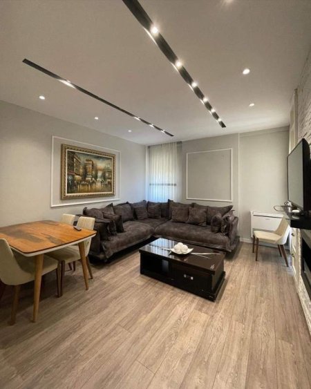 Tirane, jepet me qera apartament 2+1+BLK Kati 3, 83 m² 550 Euro (Concord Center)