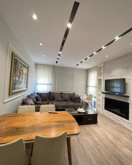 Tirane, jepet me qera apartament 2+1+BLK Kati 3, 83 m² 550 Euro (Concord Center)