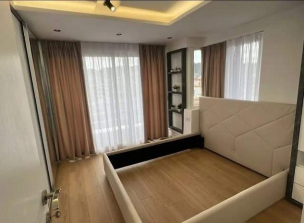 Tirane, shitet apartament 80 m² 152.000 Euro