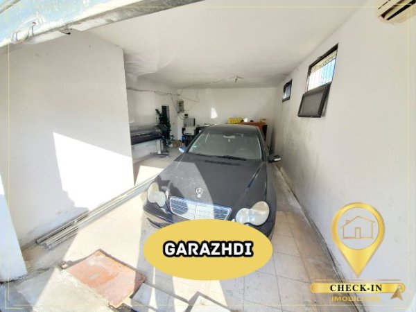 Tirane, jepet me qera apartament 2+1+A+BLK Kati 2, 100 m² 300 Euro (Astir)