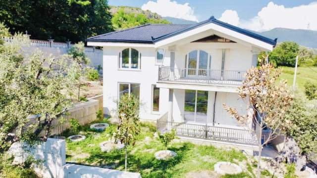 Tirane, shitet Vile 410 m² 599.000 Euro (Equos Resort)