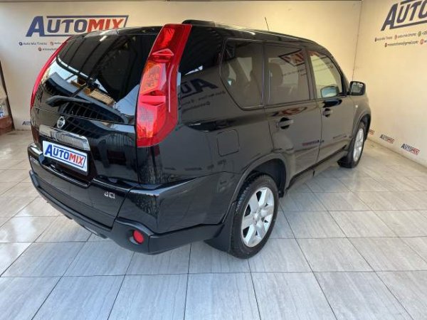 Tirane, shes xhip Nissan x-trail Viti 2009, 7.900 Euro