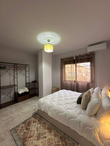 Tirane, jap me qera apartament 3+1+A+BLK Kati 4, 109 m² 1.000 Euro Blloku
