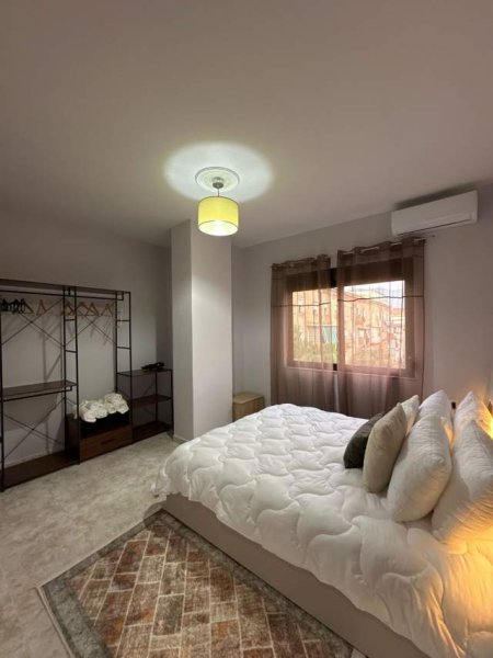Tirane, jap me qera apartament 3+1+A+BLK Kati 4, 109 m² 1.000 Euro Blloku