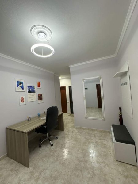 Tirane, jap me qera apartament 3+1+A+BLK Kati 4, 109 m² 1.000 Euro Blloku