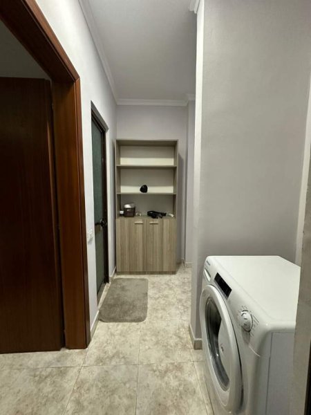 Tirane, jap me qera apartament 3+1+A+BLK Kati 4, 109 m² 1.000 Euro Blloku