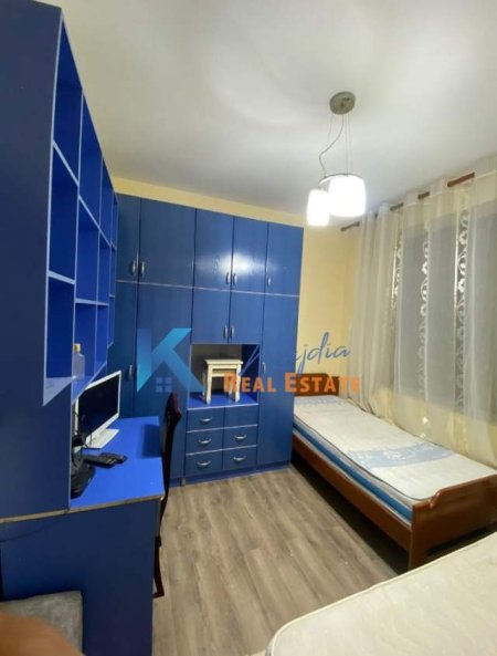 Tirane, jap me qera apartament 2+1 Kati 2, 70 m² 40.000 Leke (Laprake)