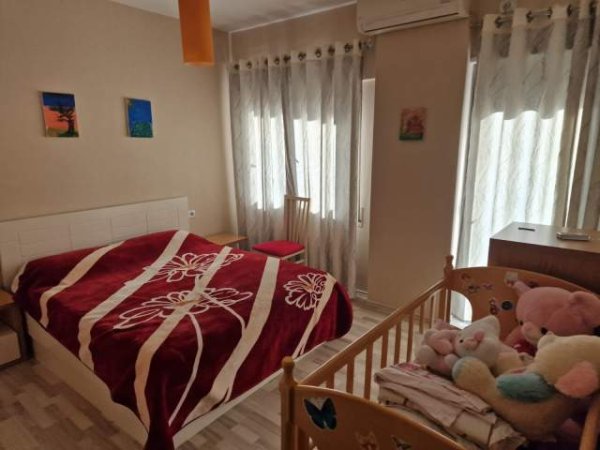 Tirane, jepet me qera apartament 1+1+BLK Kati 4, 70 m² 400 Euro (Rruga Bill Klinton)