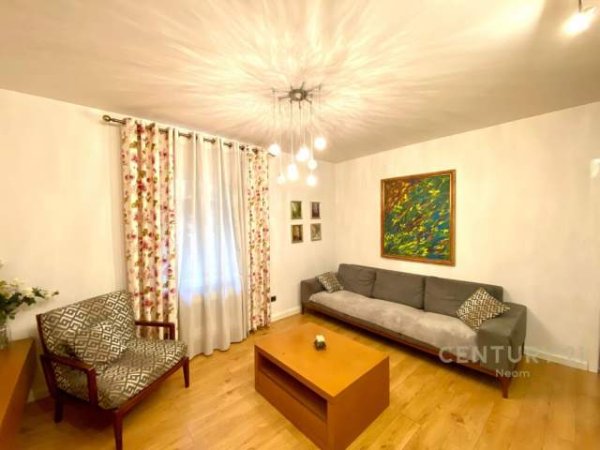Tirane, jepet me qera apartament 2+1+BLK Kati 2, 95 m² 700 Euro (Kolombo, Liqen i thate)