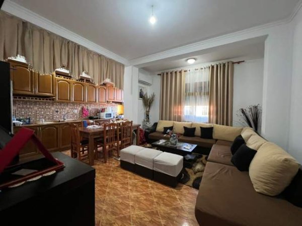 Tirane, shitet Vile 2 Katshe Kati 2, 229 m² 320.000 Euro (Rruga  Pasho Hysa)