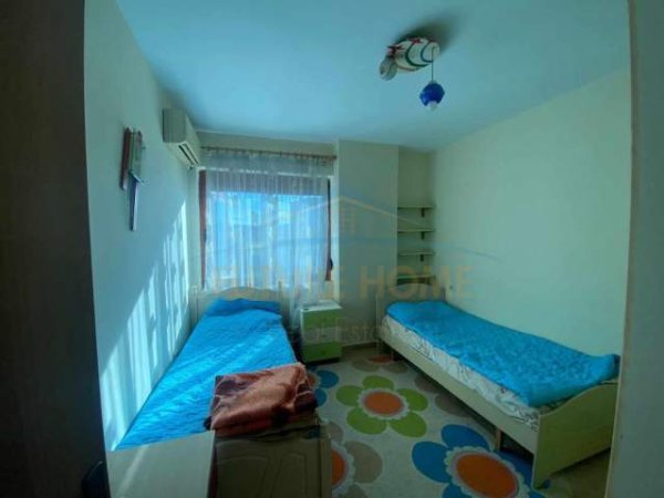 Tirane, jepet me qera apartament 3+1+BLK Kati 6, 145 m² 900 Euro (Stacioni Trenit)