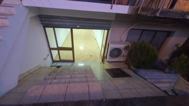 Tirane, jepet me qera ambjent biznesi Kati 0, 45 m² 30.000 Leke (Rr. Vace Zela, mbrapa Globe)