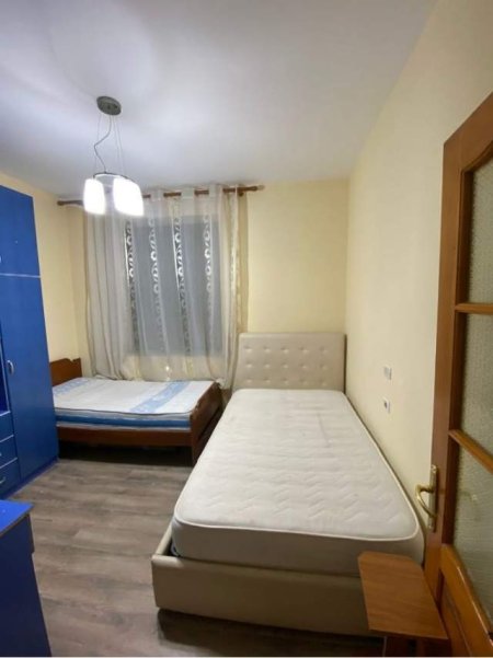 Tirane, jepet me qera apartament 2+1+A Kati 2, 70 m² 40.000 Leke (prane Poliklinikes)