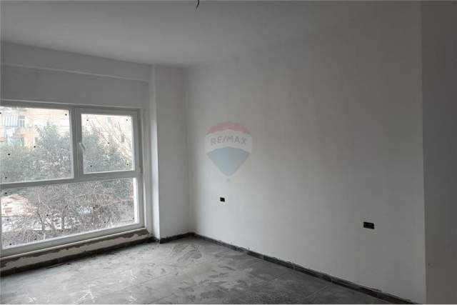 Tirane, shitet apartament 2+1 Kati 2, 81 m² 113.000 Euro (Apartament 1+1 ne shitje tek Kompleksi Aura)